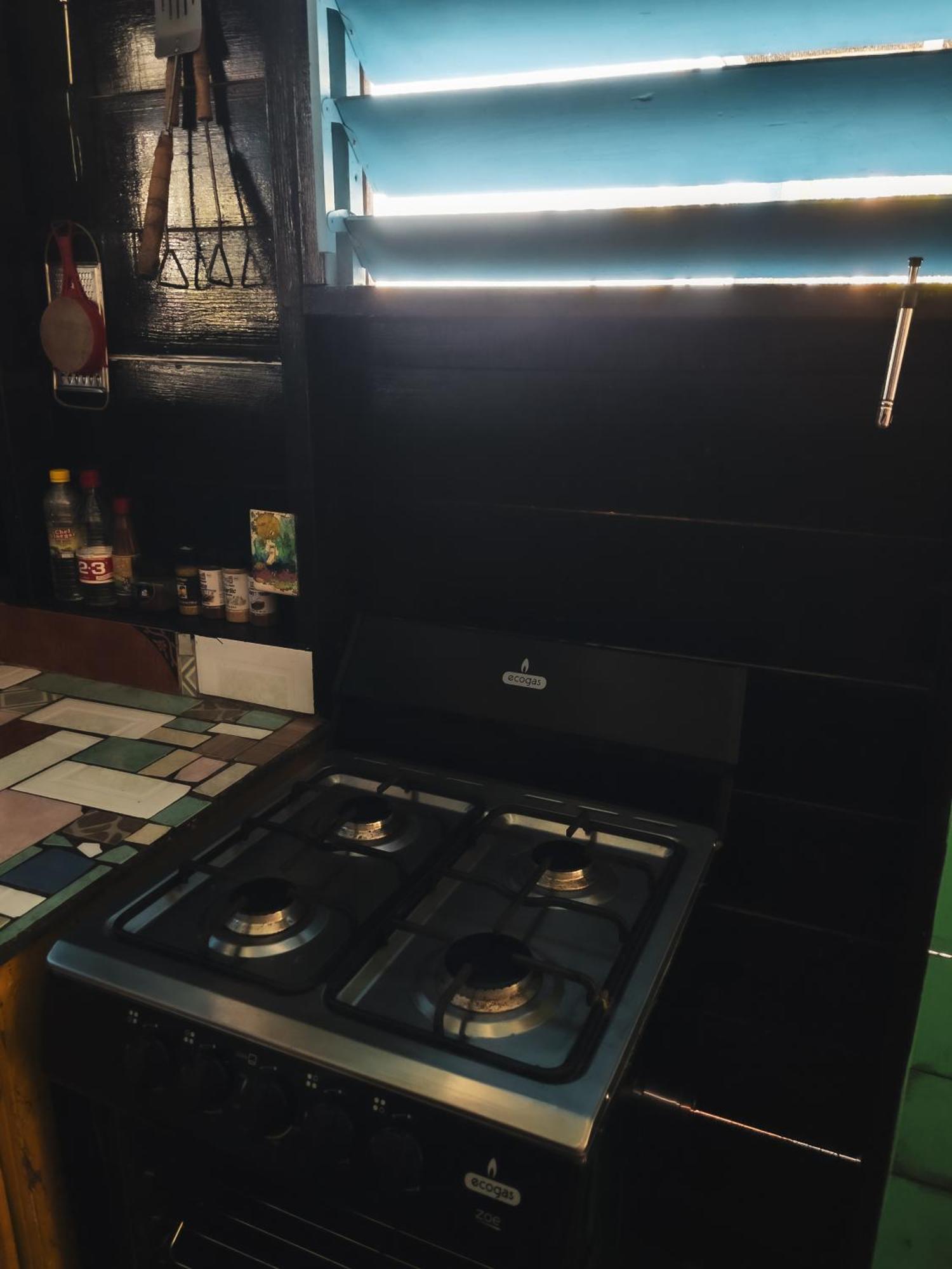 Anda Di Hows Hostel Placencia Экстерьер фото