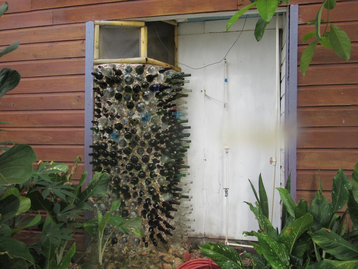Anda Di Hows Hostel Placencia Экстерьер фото